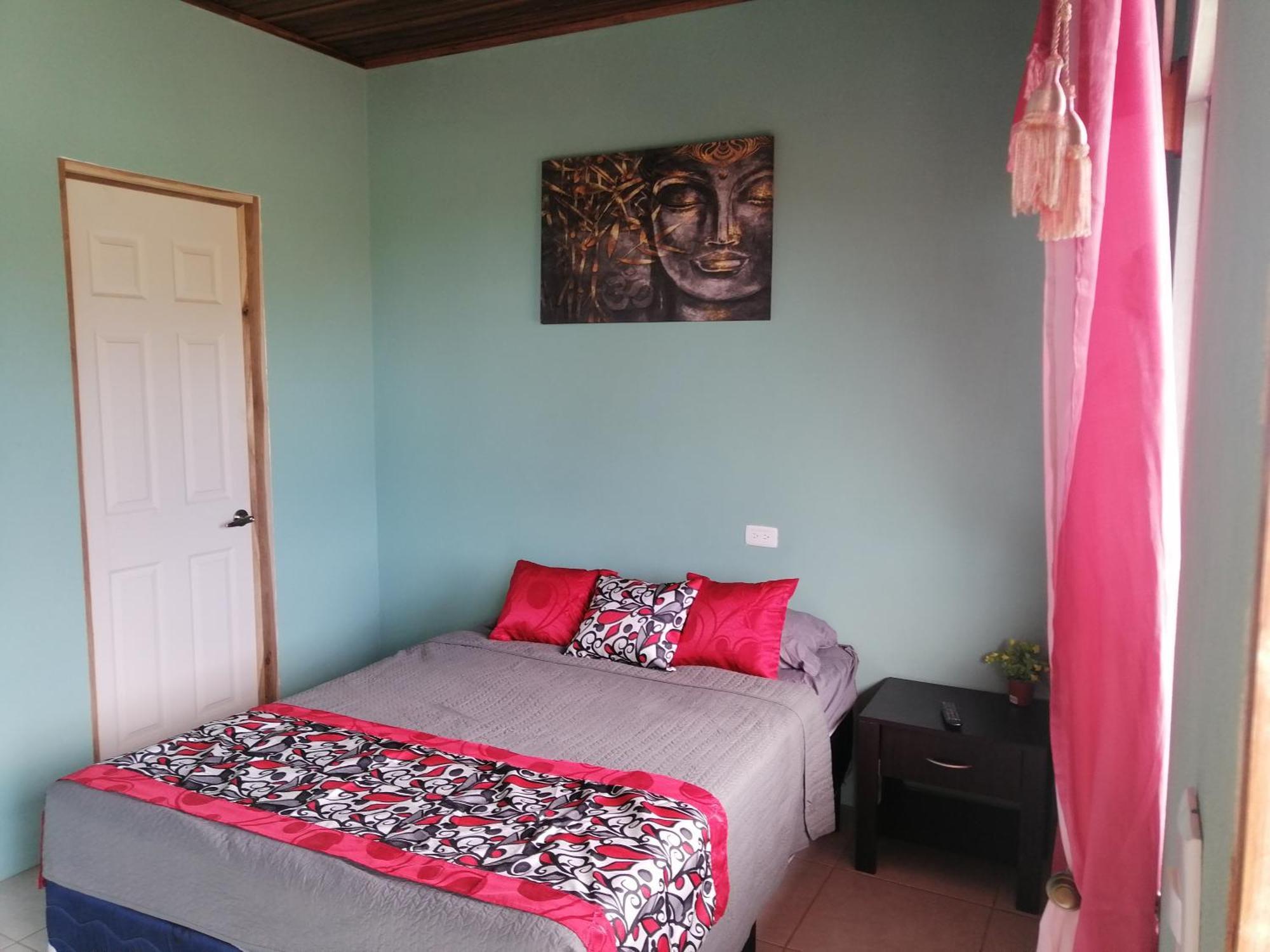 B&B Thomas And Thiago Monteverde Phòng bức ảnh